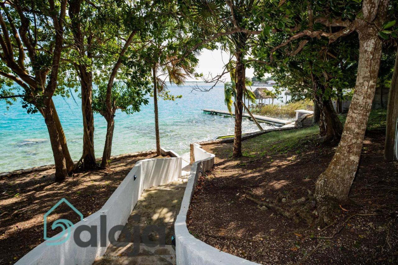 Villa Xtohil With Private Access To The Magic 7 Colors Lagoon Bacalar Eksteriør billede