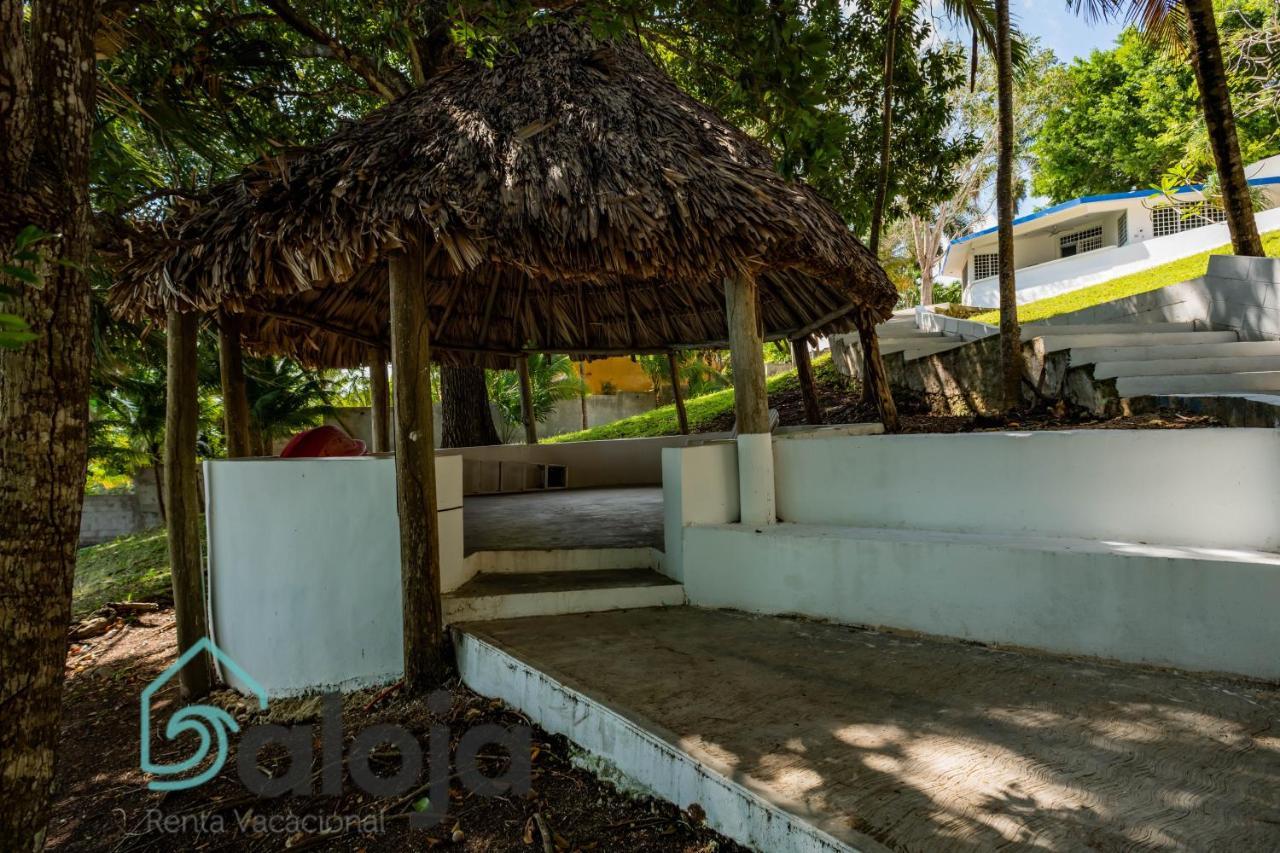 Villa Xtohil With Private Access To The Magic 7 Colors Lagoon Bacalar Eksteriør billede