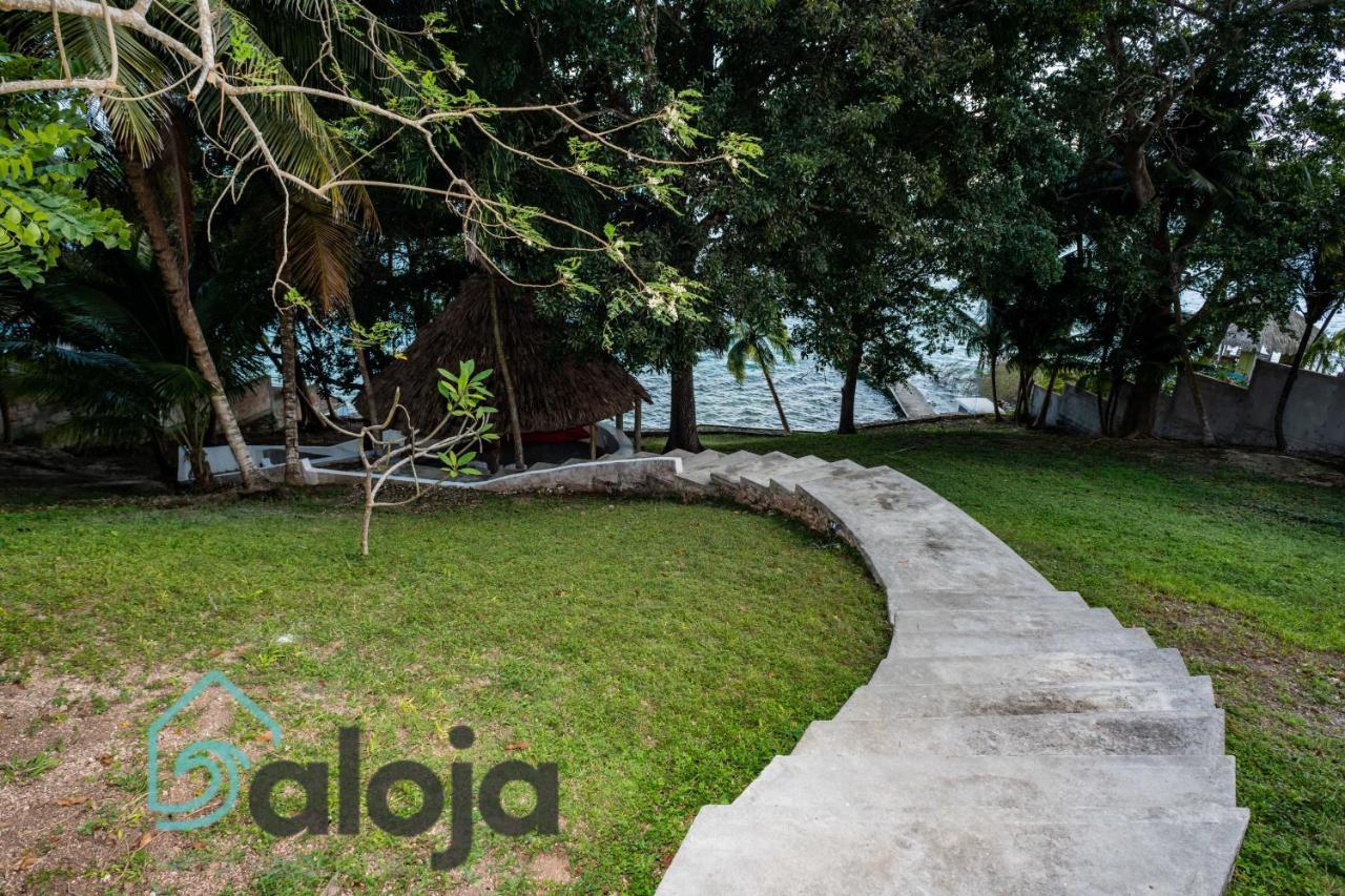 Villa Xtohil With Private Access To The Magic 7 Colors Lagoon Bacalar Eksteriør billede