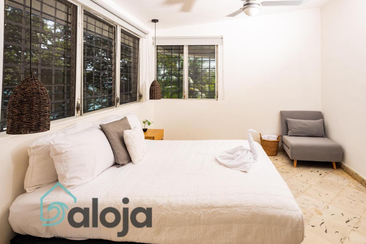 Villa Xtohil With Private Access To The Magic 7 Colors Lagoon Bacalar Eksteriør billede