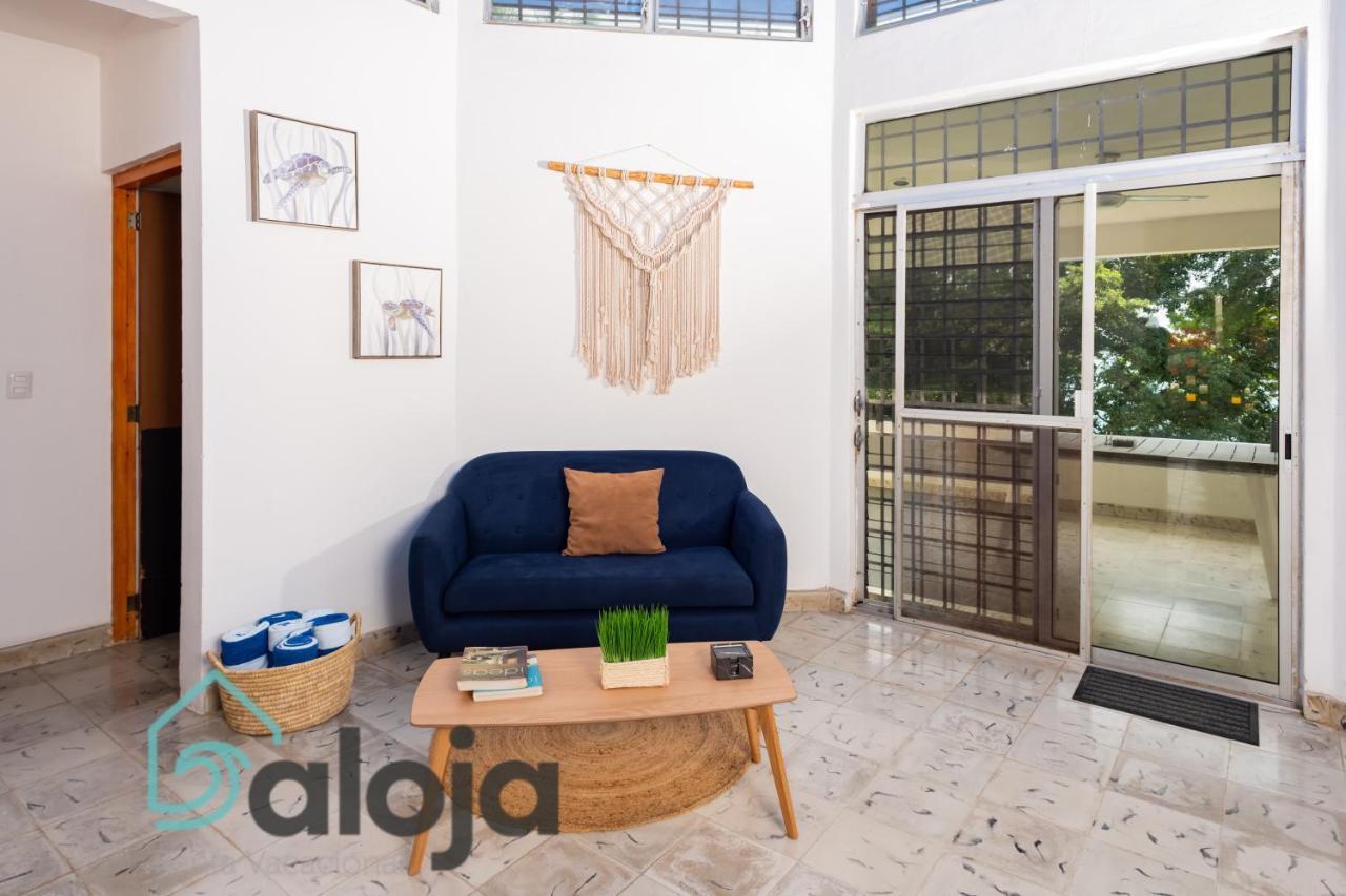 Villa Xtohil With Private Access To The Magic 7 Colors Lagoon Bacalar Eksteriør billede
